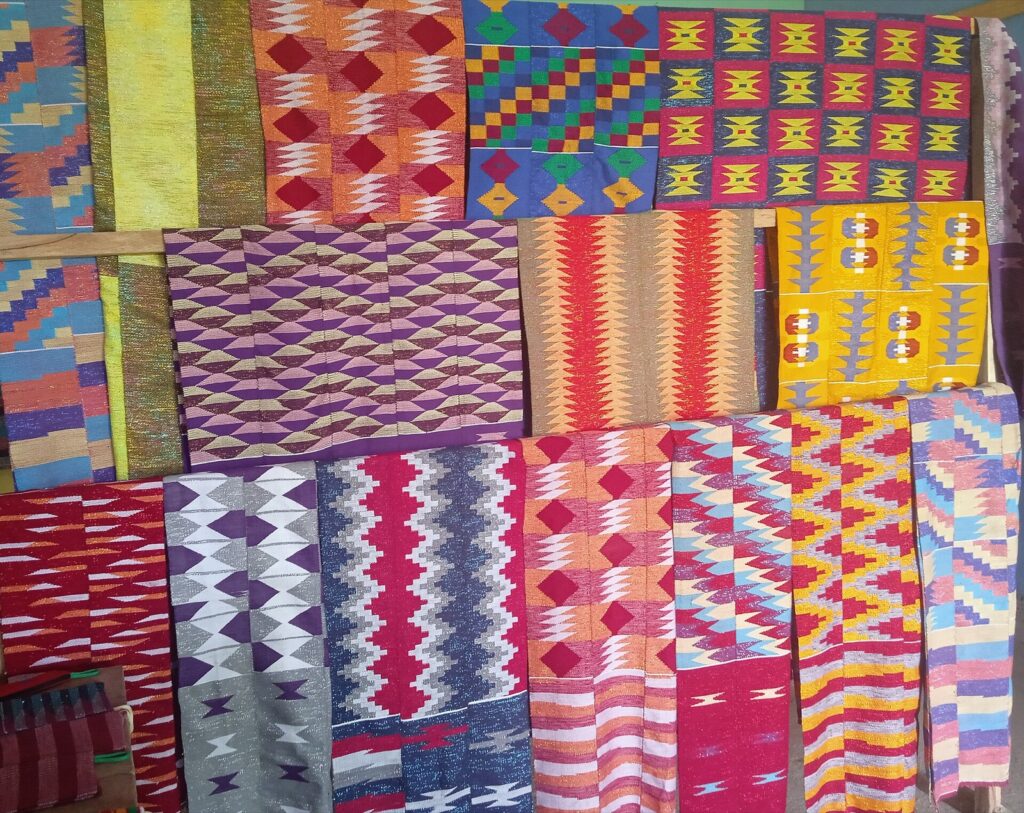 Pagnes Kentè aux motifs variés